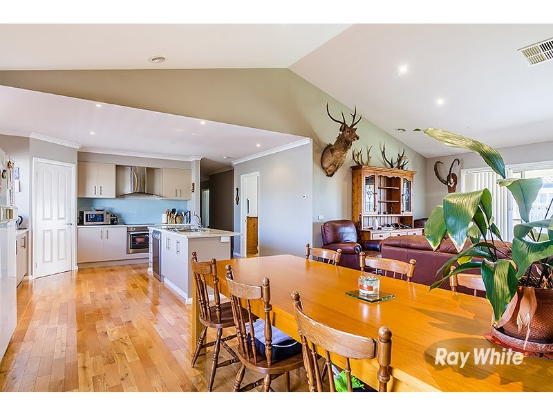 1 Donohue Street, Cranbourne East VIC 3977