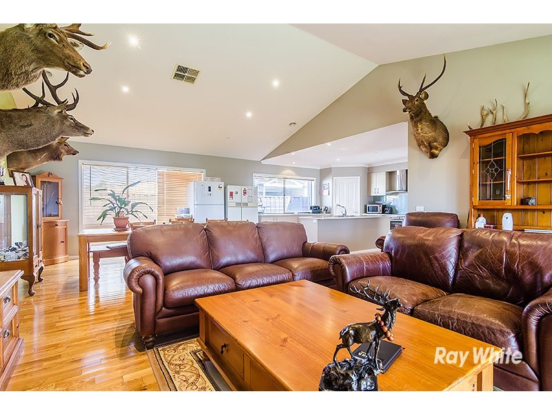 1 Donohue Street, Cranbourne East VIC 3977