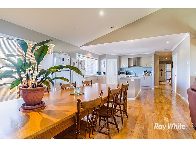1 Donohue Street, Cranbourne East VIC 3977