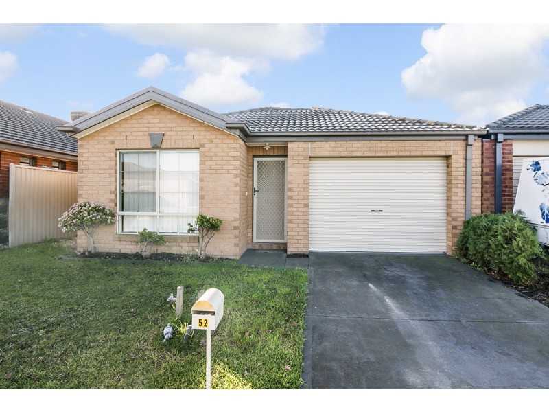 52 Greenaway Terrace, Cranbourne East VIC 3977