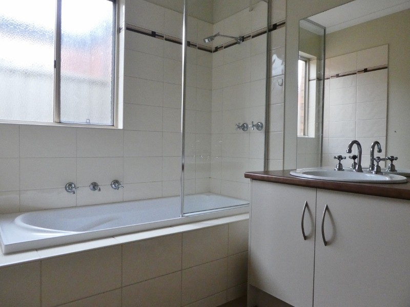 52 Greenaway Terrace, Cranbourne East VIC 3977