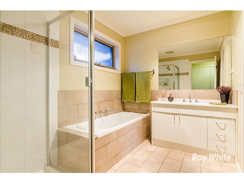 2/123 Fordholm Road, Hampton Park VIC 3976