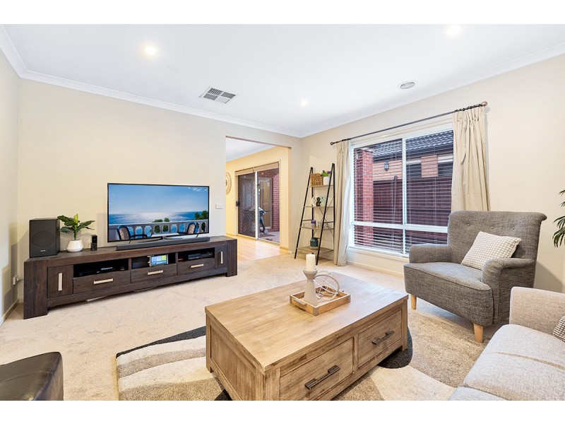 8 Wodalla Place, Lyndhurst VIC 3975