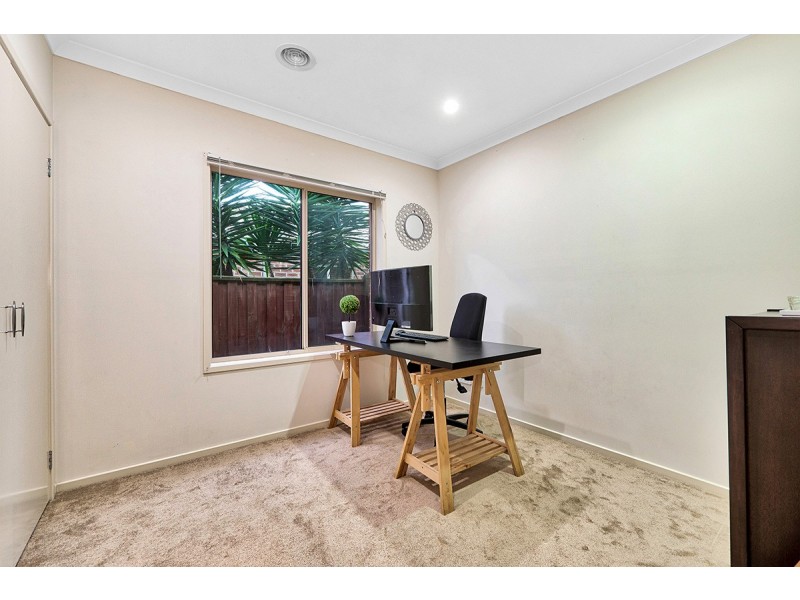 8 Wodalla Place, Lyndhurst VIC 3975