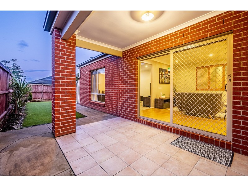 8 Wodalla Place, Lyndhurst VIC 3975