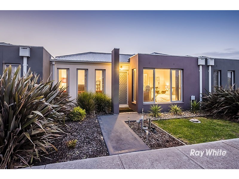 14 Nokota Lane, Clyde North VIC 3978