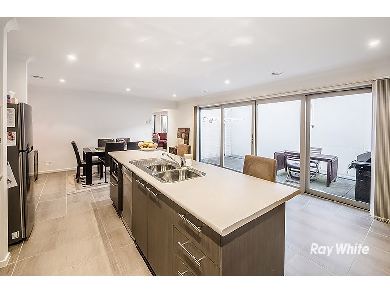 14 Nokota Lane, Clyde North VIC 3978