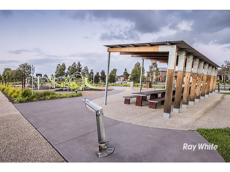 14 Nokota Lane, Clyde North VIC 3978