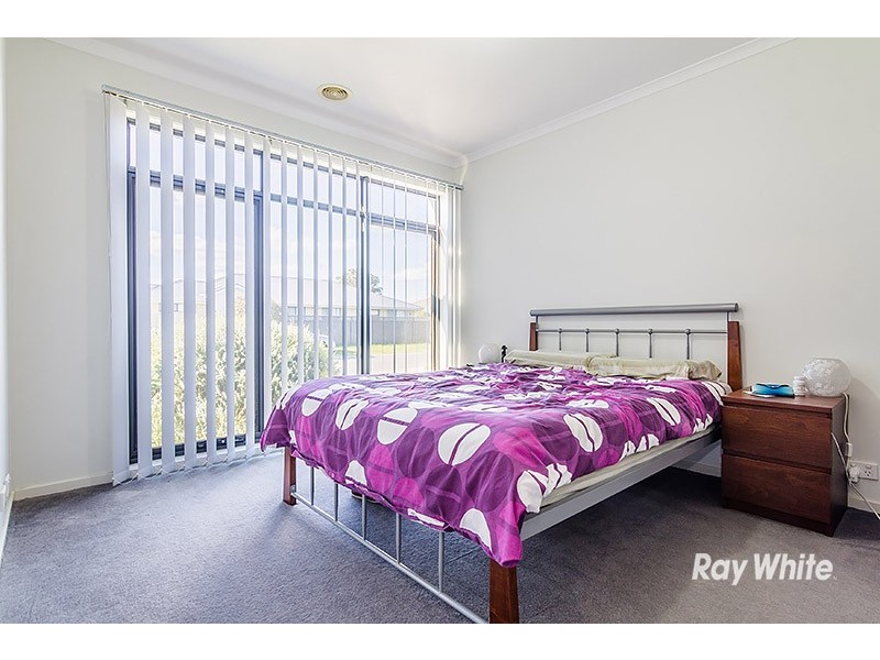 18 Cherry Blossom Chase, Pakenham VIC 3810