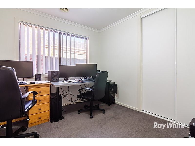 18 Cherry Blossom Chase, Pakenham VIC 3810