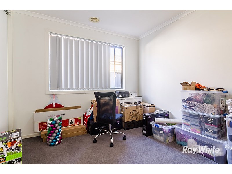 18 Cherry Blossom Chase, Pakenham VIC 3810