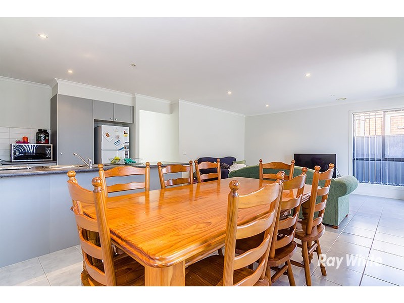 18 Cherry Blossom Chase, Pakenham VIC 3810