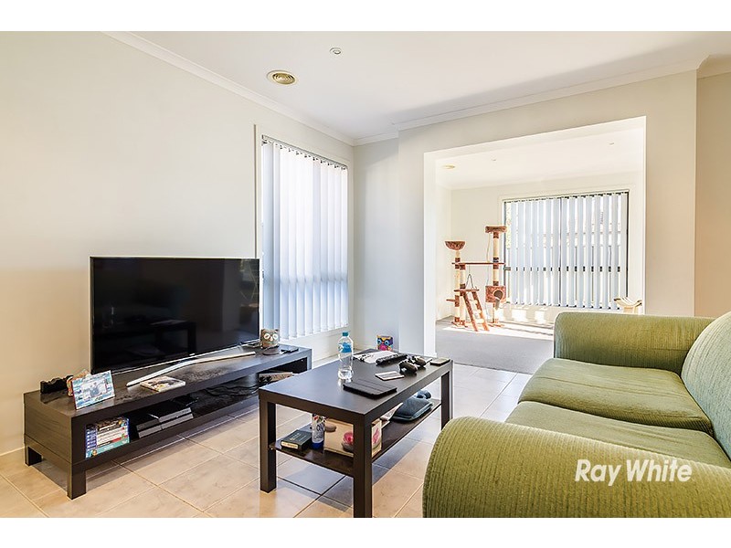 18 Cherry Blossom Chase, Pakenham VIC 3810