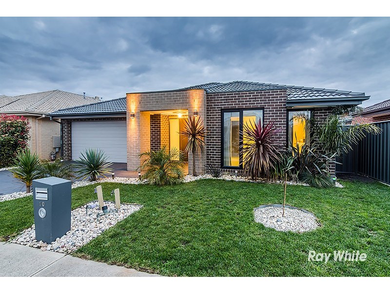 10 Pandora Drive, Cranbourne West VIC 3977