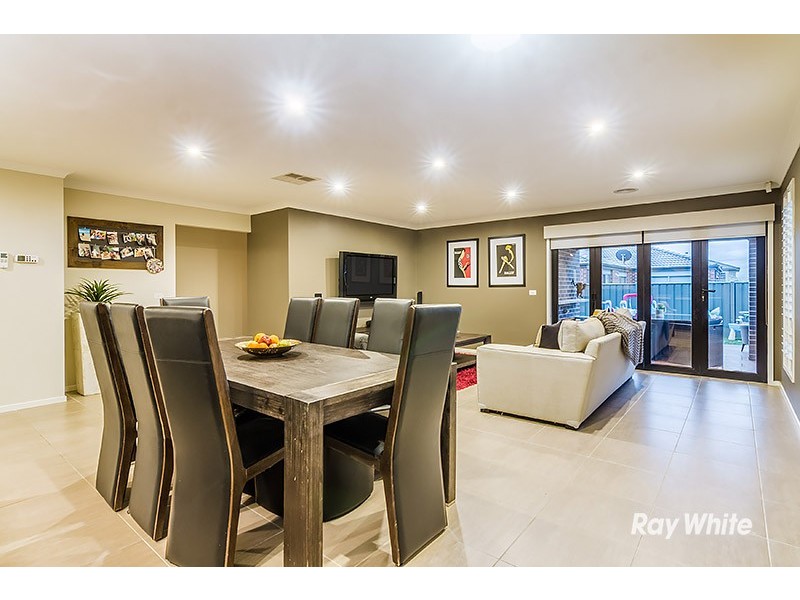 10 Pandora Drive, Cranbourne West VIC 3977