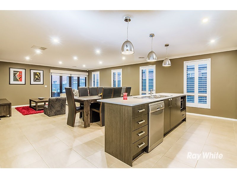 10 Pandora Drive, Cranbourne West VIC 3977