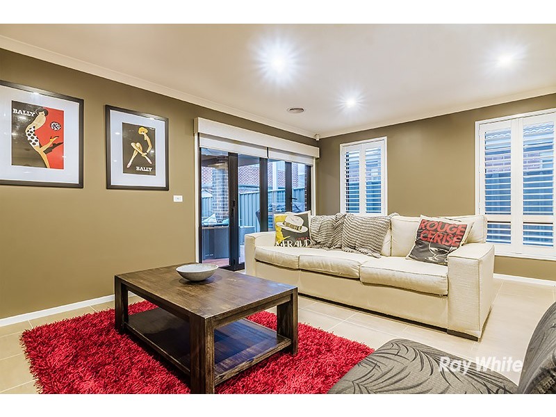 10 Pandora Drive, Cranbourne West VIC 3977