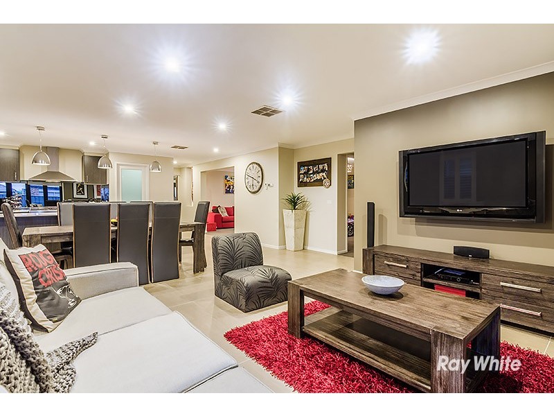 10 Pandora Drive, Cranbourne West VIC 3977