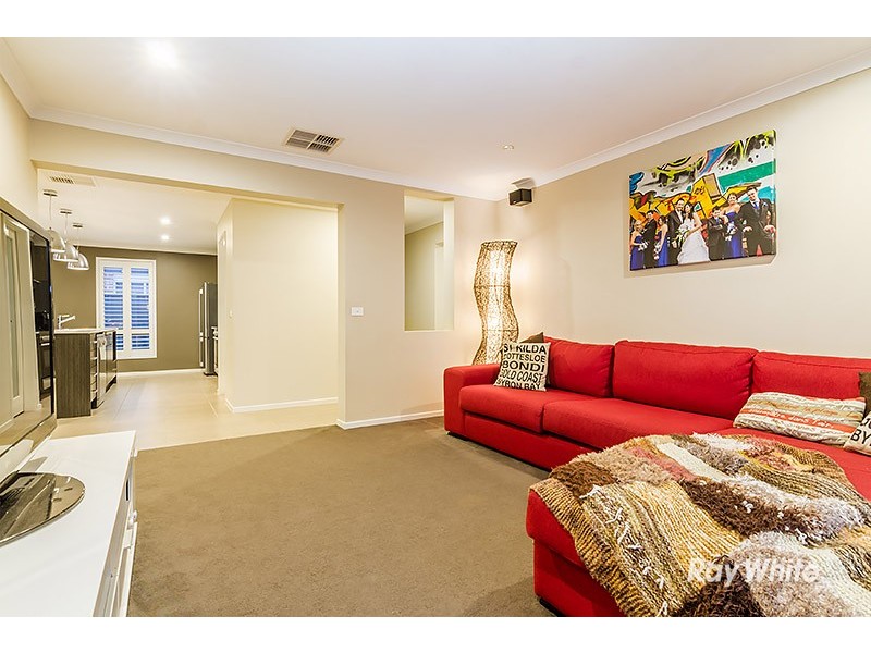 10 Pandora Drive, Cranbourne West VIC 3977