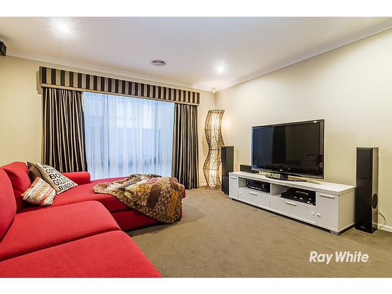 10 Pandora Drive, Cranbourne West VIC 3977