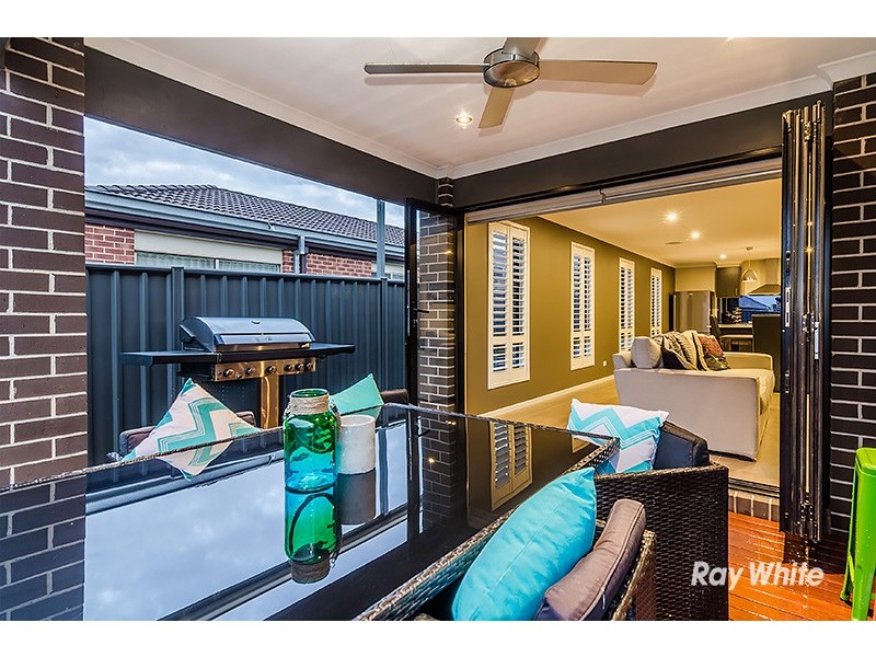 10 Pandora Drive, Cranbourne West VIC 3977