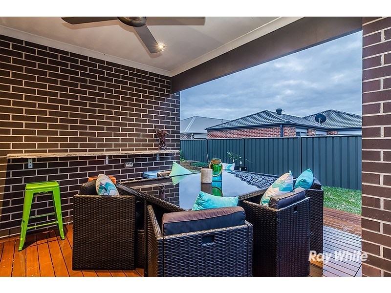 10 Pandora Drive, Cranbourne West VIC 3977