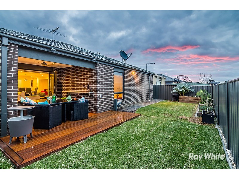 10 Pandora Drive, Cranbourne West VIC 3977