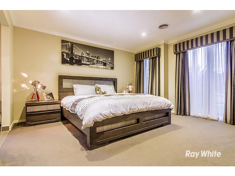 10 Pandora Drive, Cranbourne West VIC 3977