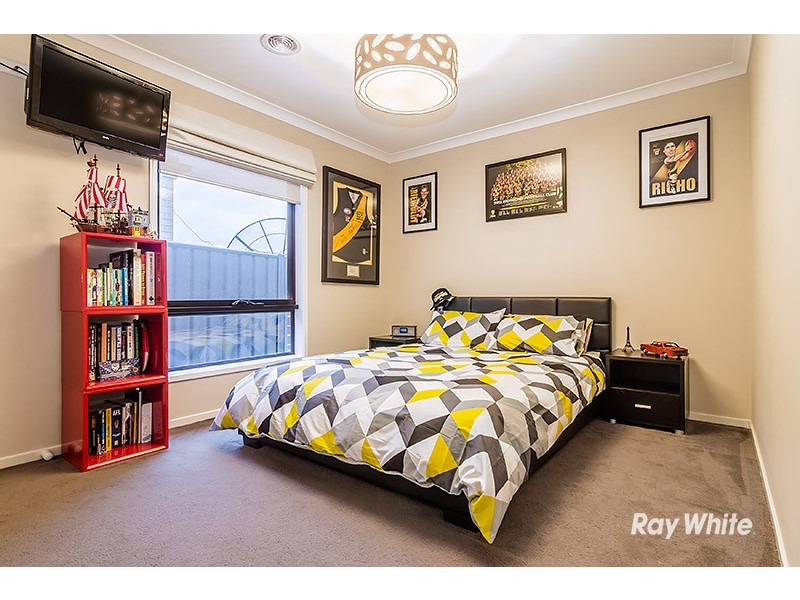 10 Pandora Drive, Cranbourne West VIC 3977