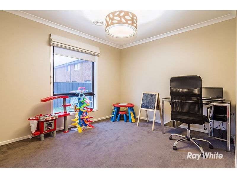 10 Pandora Drive, Cranbourne West VIC 3977