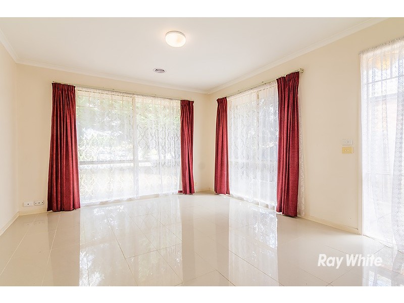 18 Friendship Close, Cranbourne West VIC 3977