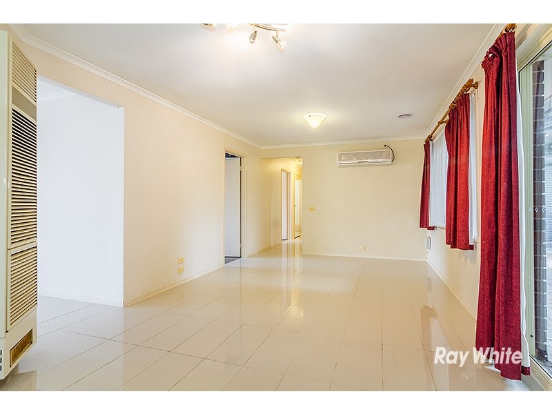 18 Friendship Close, Cranbourne West VIC 3977