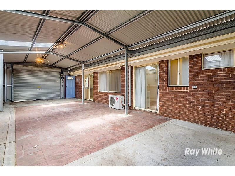 18 Friendship Close, Cranbourne West VIC 3977
