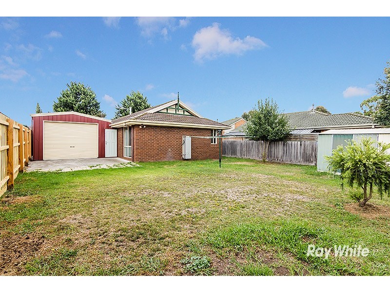 18 Friendship Close, Cranbourne West VIC 3977