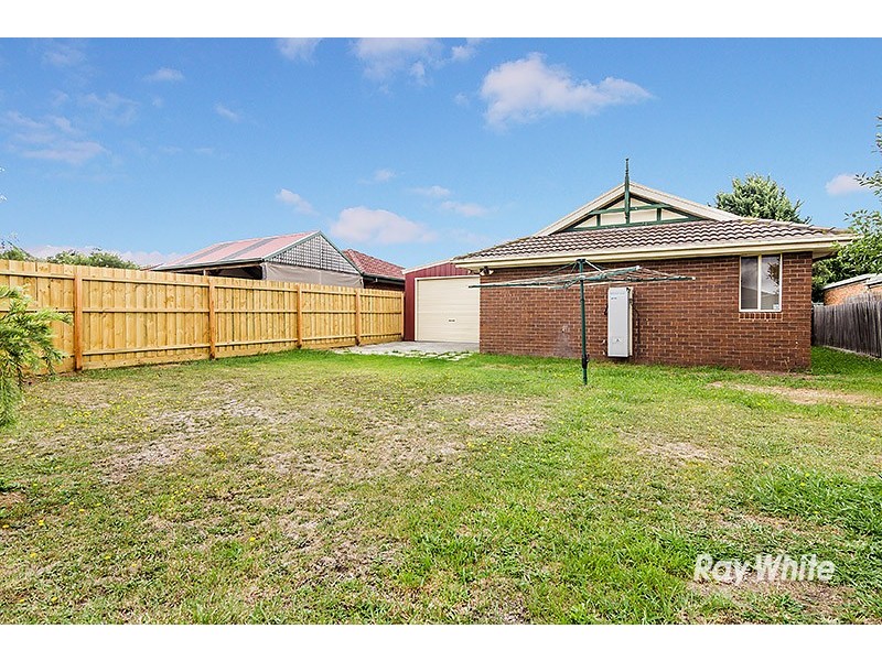 18 Friendship Close, Cranbourne West VIC 3977