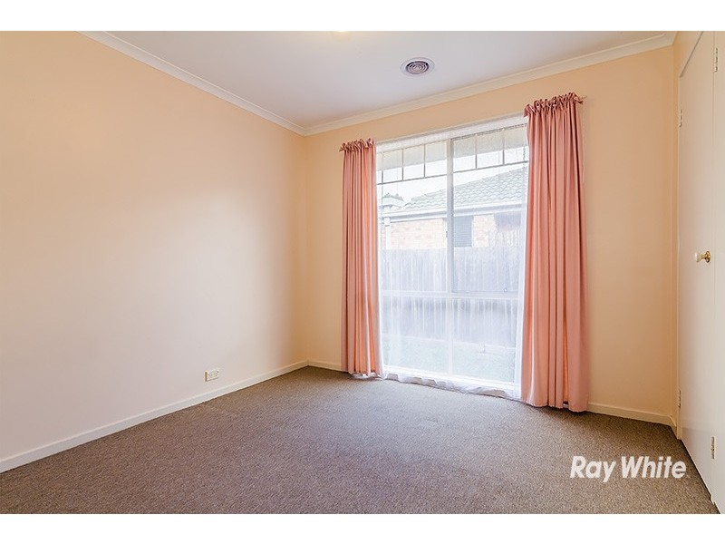 18 Friendship Close, Cranbourne West VIC 3977