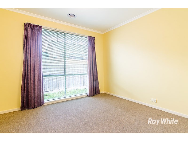 18 Friendship Close, Cranbourne West VIC 3977
