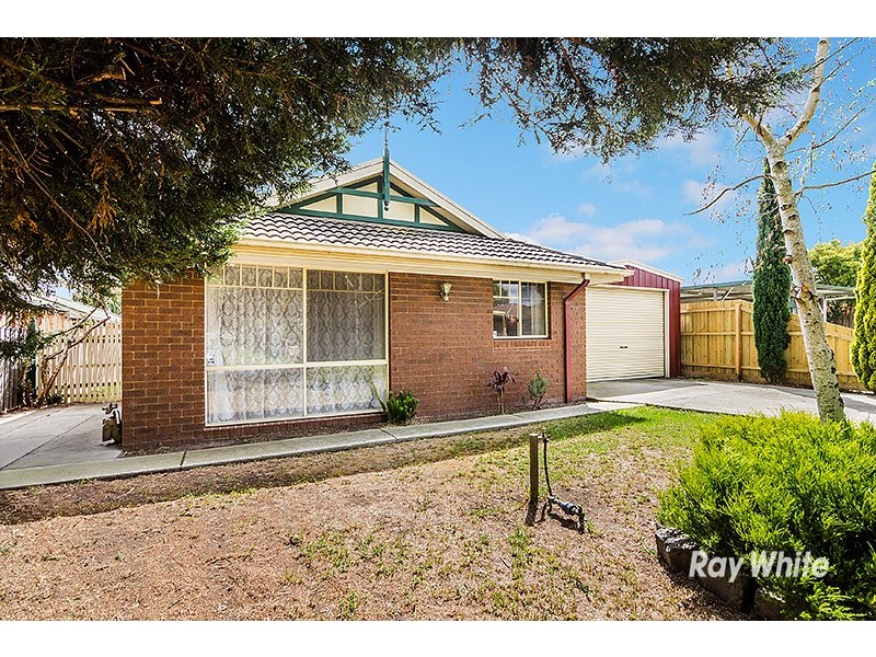 18 Friendship Close, Cranbourne West VIC 3977