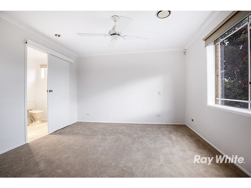 71 Courtenay Avenue, Cranbourne North VIC 3977