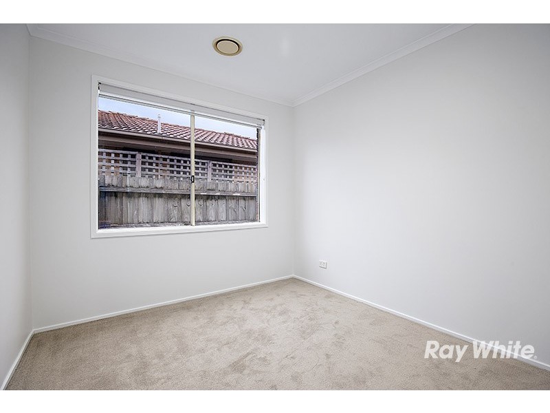 71 Courtenay Avenue, Cranbourne North VIC 3977