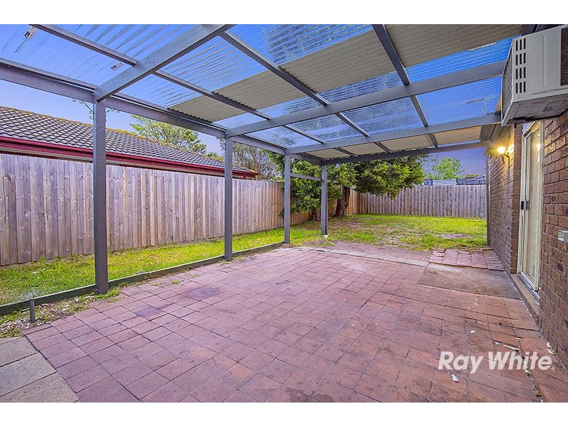71 Courtenay Avenue, Cranbourne North VIC 3977