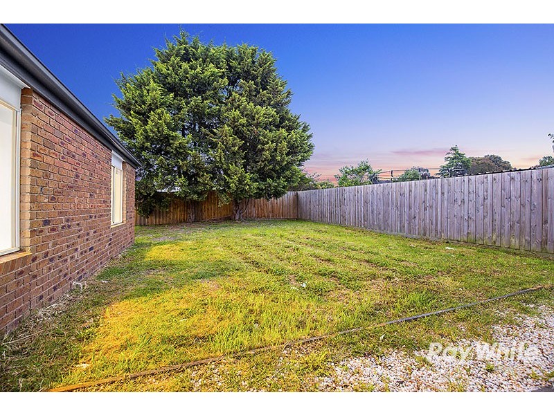 71 Courtenay Avenue, Cranbourne North VIC 3977