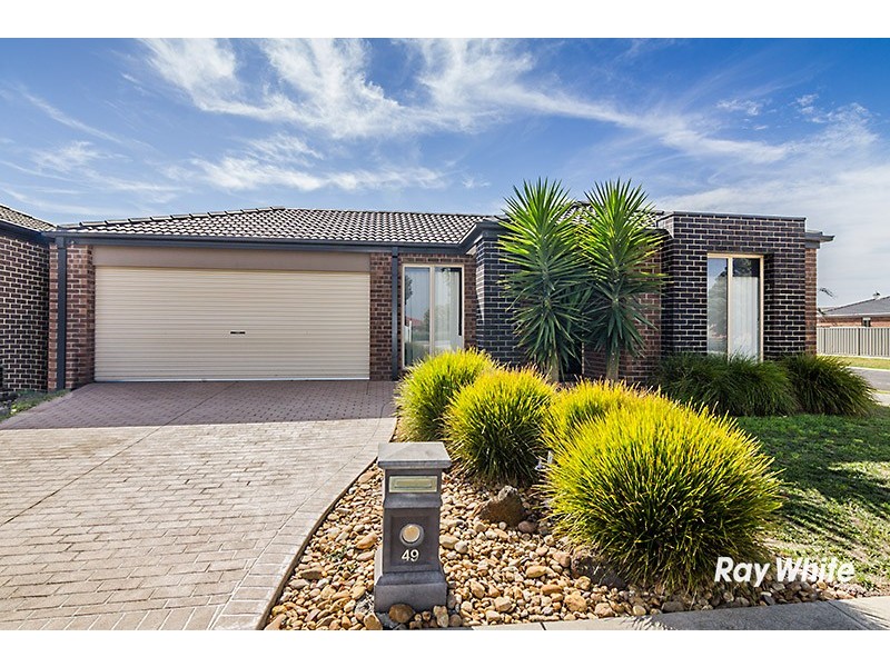 49 Statesman Circuit, Cranbourne East VIC 3977
