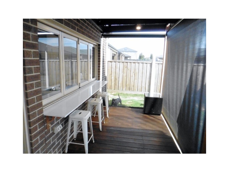 26 Davenport Crescent, Cranbourne West VIC 3977