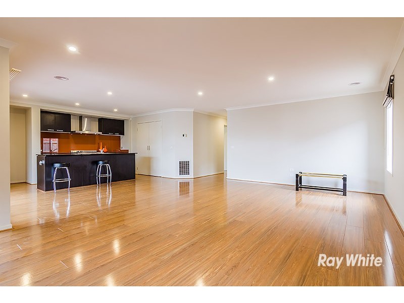13 Quarters Boulevard, Cranbourne West VIC 3977