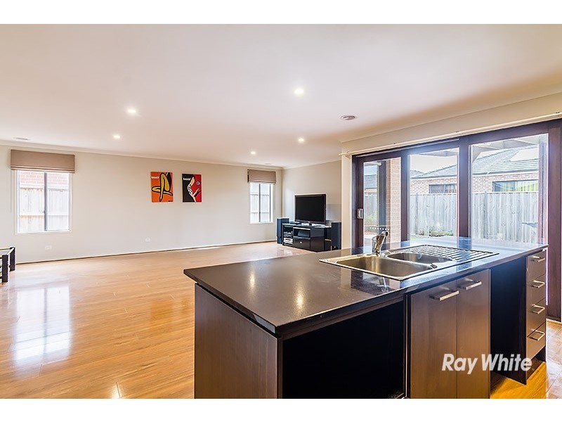 13 Quarters Boulevard, Cranbourne West VIC 3977