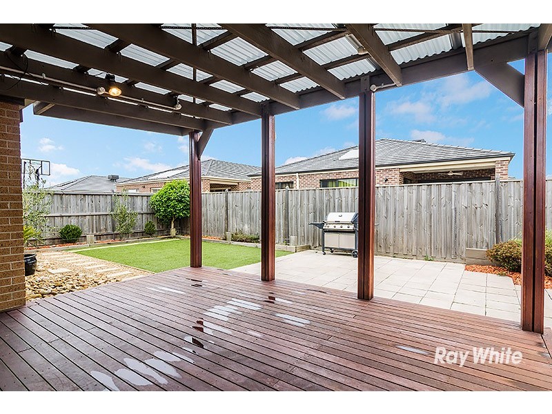 13 Quarters Boulevard, Cranbourne West VIC 3977