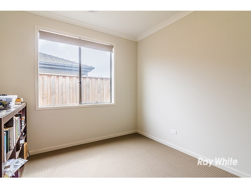 13 Quarters Boulevard, Cranbourne West VIC 3977