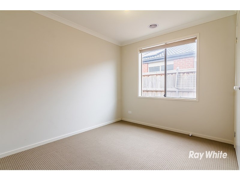 13 Quarters Boulevard, Cranbourne West VIC 3977
