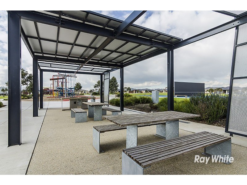 13 Quarters Boulevard, Cranbourne West VIC 3977